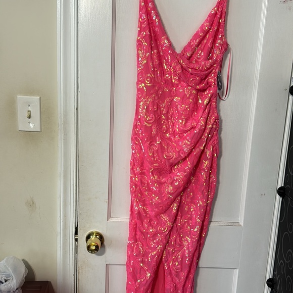 beautiful sequined Dress - Picture 7 of 9